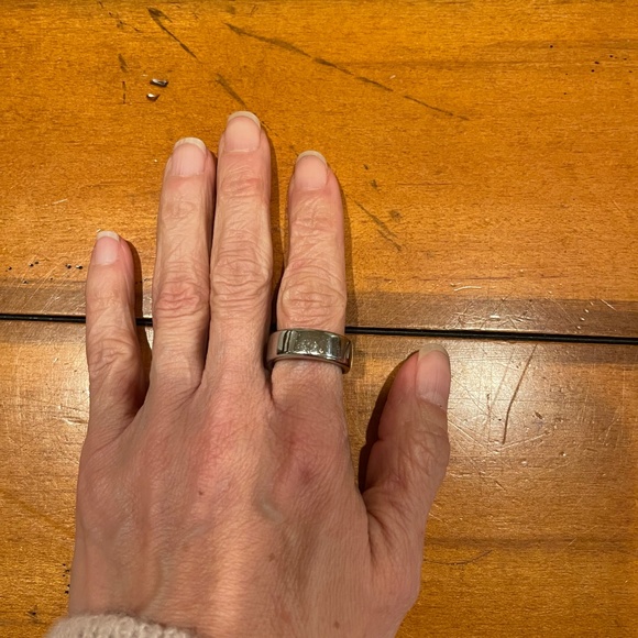 Oura ring Gen 3 silver size 7 used - Picture 5 of 9